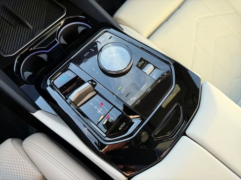 Certified 2026 BMW i5 eDrive40 AWD/4WD image 26