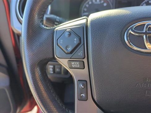 Used 2018 Toyota Tacoma TRD Sport AWD/4WD image 16