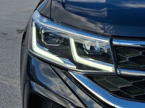 Used 2022 Volkswagen Taos SEL image 10