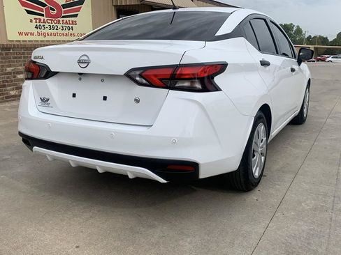 Used 2023 Nissan Versa S FWD image 2