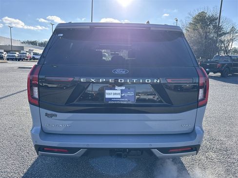 Used 2025 Ford Expedition Max Platinum w/ Driver's Package image 6