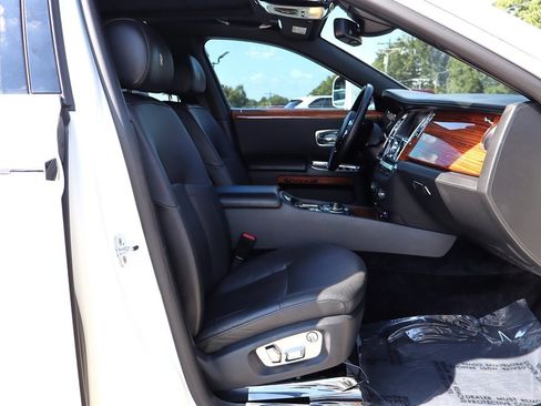 Used 2011 Rolls-Royce Ghost RWD image 28