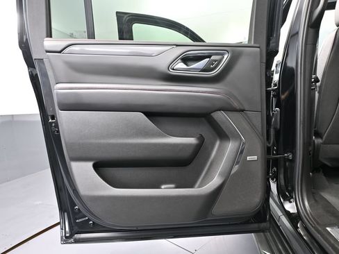 Used 2023 Chevrolet Suburban RST AWD/4WD image 31