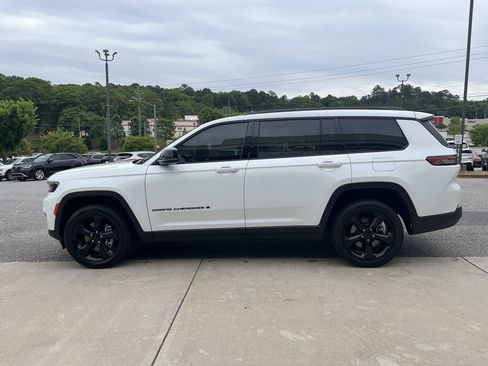Used 2024 Jeep Grand Cherokee L Limited w/ Black Appearance Package RWD image 5