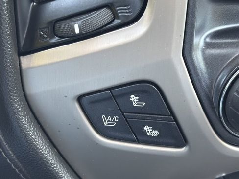 Used 2015 GMC Sierra 2500 Denali w/ Duramax Plus Package AWD/4WD image 9