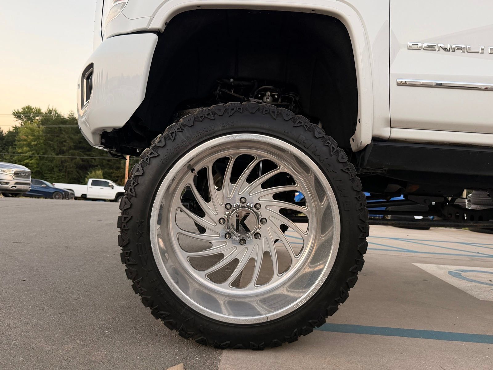 Used 2017 GMC Sierra 2500 Denali w/ Duramax Plus Package AWD/4WD image 82