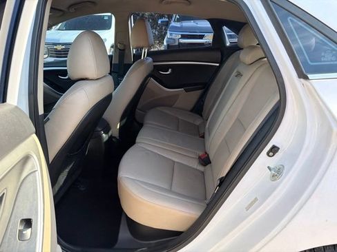 Used 2014 Hyundai Elantra GT w/ Option Group 02 FWD image 13