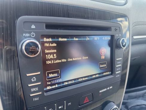 Used 2017 Chevrolet Traverse LT w/ Style and Technology Package FWD image 15