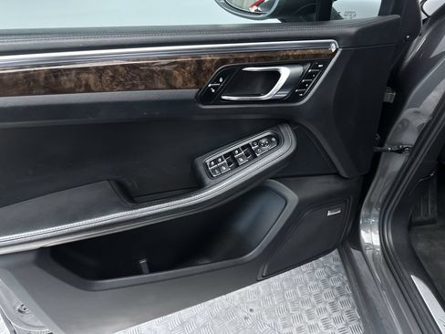 Used 2015 Porsche Macan S AWD/4WD image 14