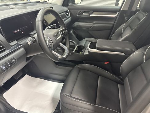 Used 2026 GMC Terrain Denali w/ LPO, Black Badging Package AWD/4WD image 12