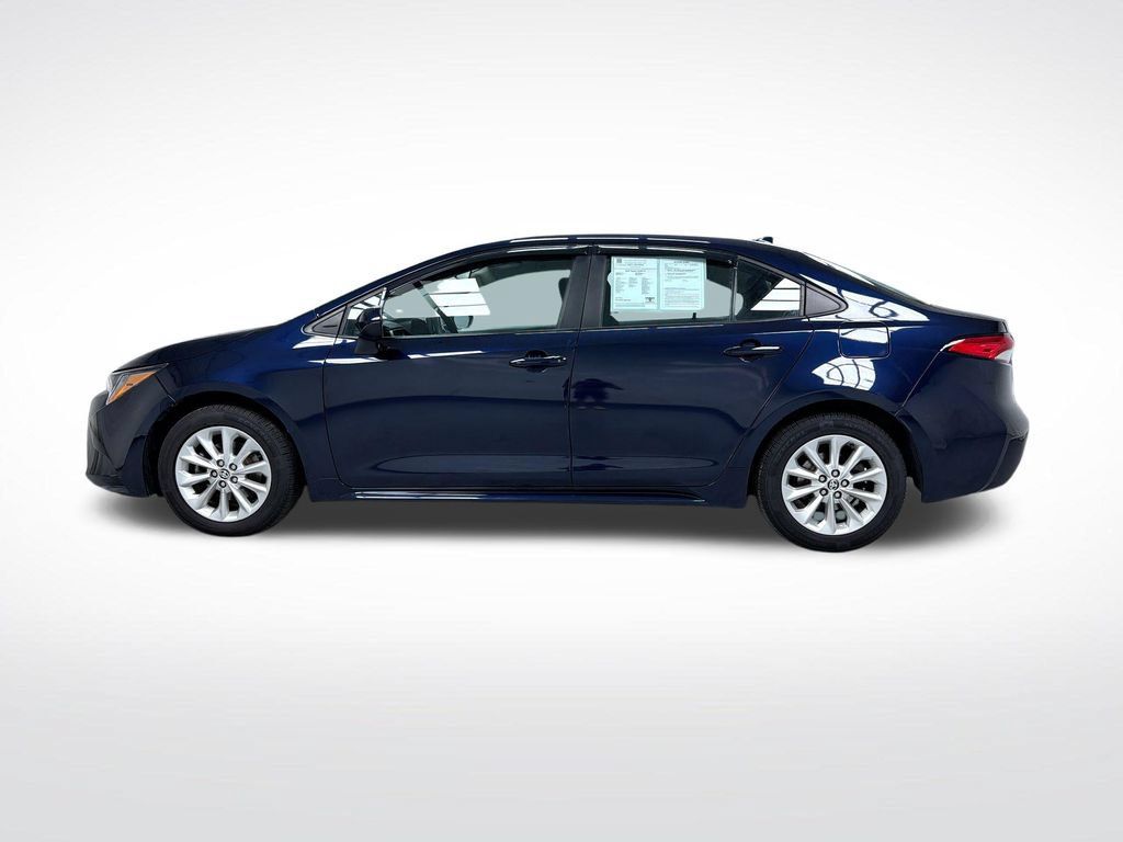 Used 2022 Toyota Corolla LE w/ LE Convenience Package FWD image 11