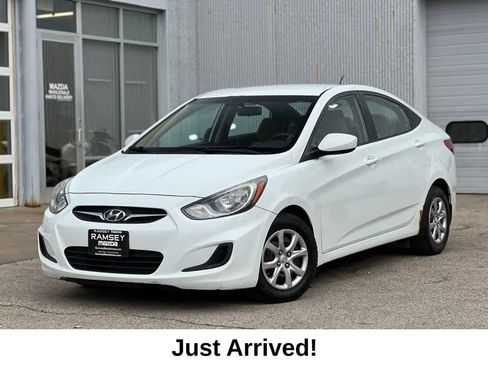 Used 2014 Hyundai Accent GLS image 1