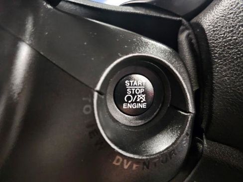 Used 2019 Jeep Renegade Trailhawk w/ Cold Weather Group II image 15