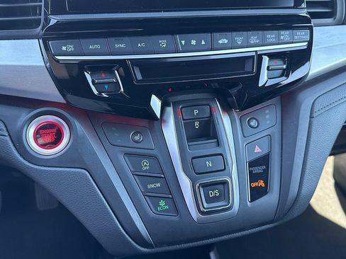 Used 2025 Honda Odyssey Sport-L image 16