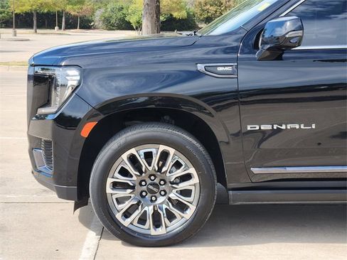 Used 2023 GMC Yukon Denali Ultimate image 8