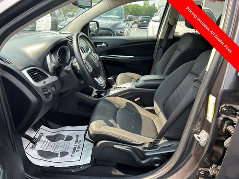 Used 2017 Dodge Journey SE w/ Flexible Seating Group FWD image 2