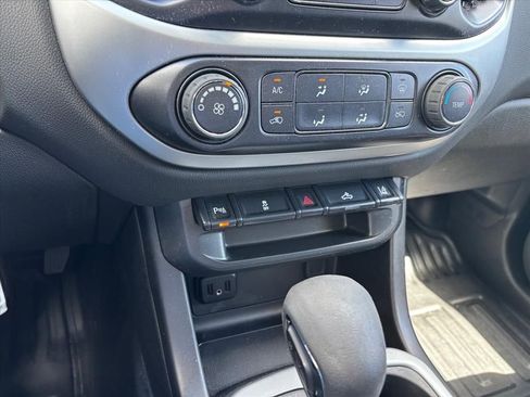 Used 2022 Chevrolet Colorado LT w/ Fleet Safety Package RWD image 17