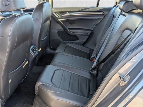 Used 2015 Volkswagen Golf S image 21