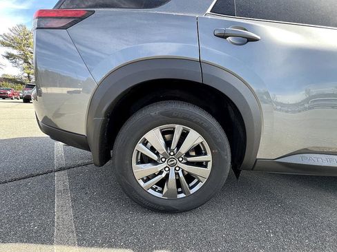 New 2026 Nissan Pathfinder S image 13