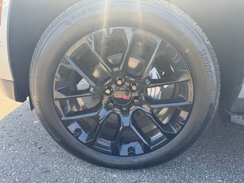 New 2026 GMC Yukon Elevation w/ Elevation Premium Package AWD/4WD image 11