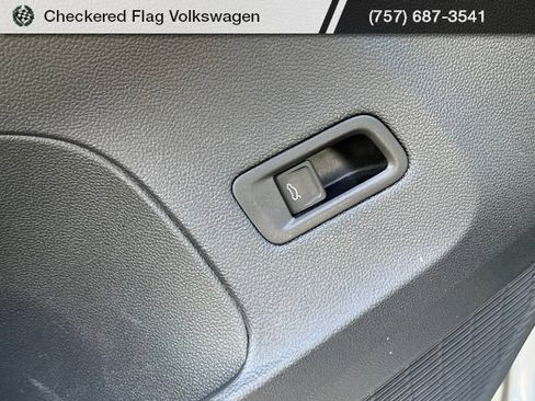 Used 2024 Volkswagen Atlas Cross Sport SEL Premium R-Line AWD/4WD image 17