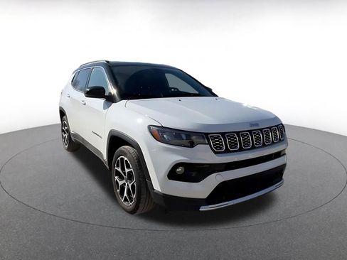 Used 2025 Jeep Compass Limited image 3