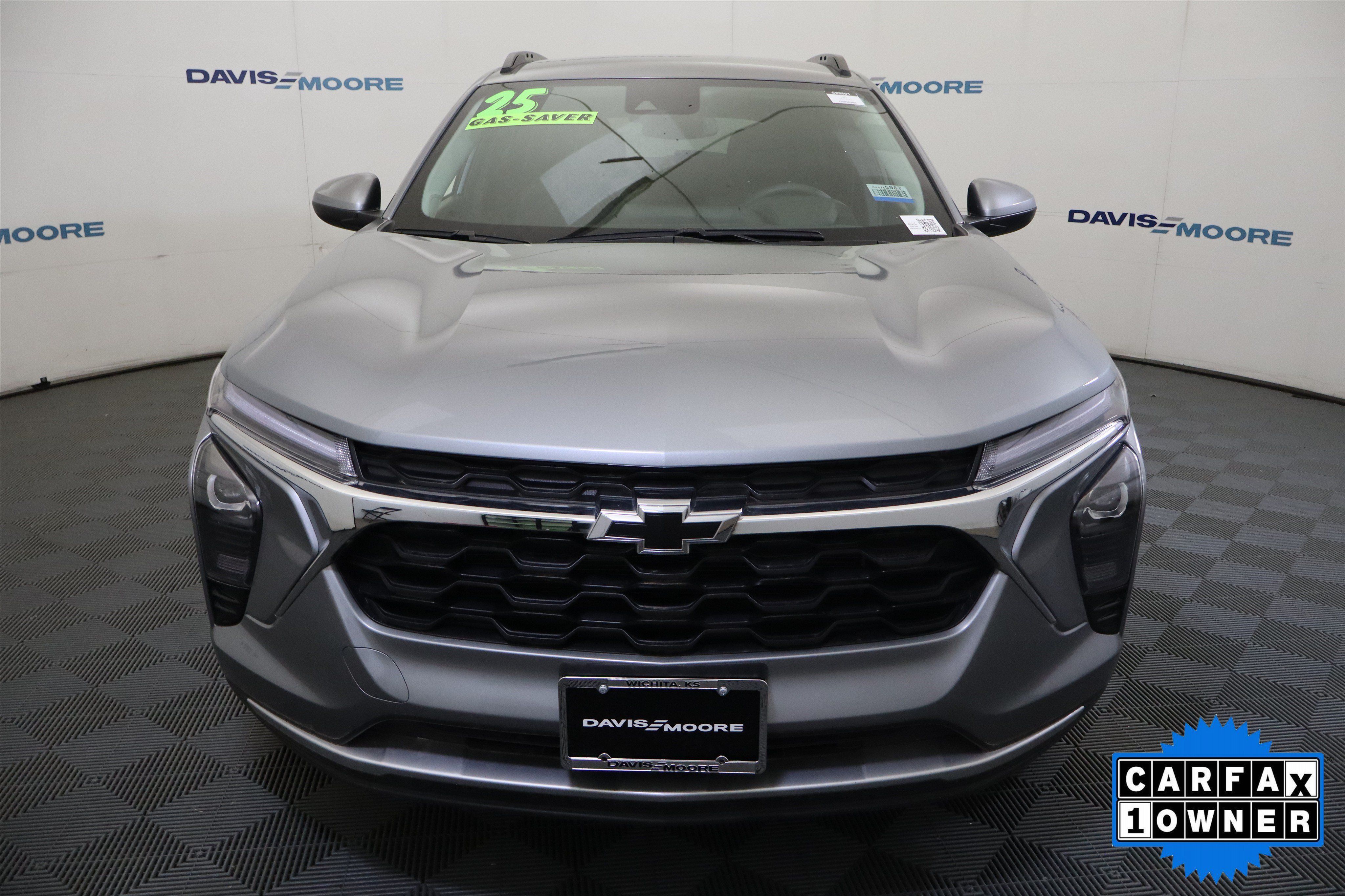 Used 2025 Chevrolet Trax LT FWD image 14