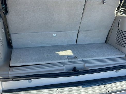 Used 2017 Lincoln Navigator Select image 30