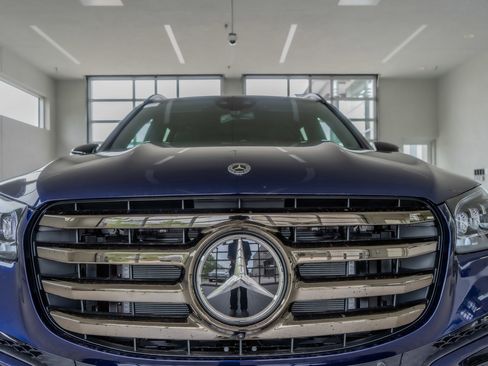 New 2025 Mercedes-Benz GLS 580 4MATIC image 23