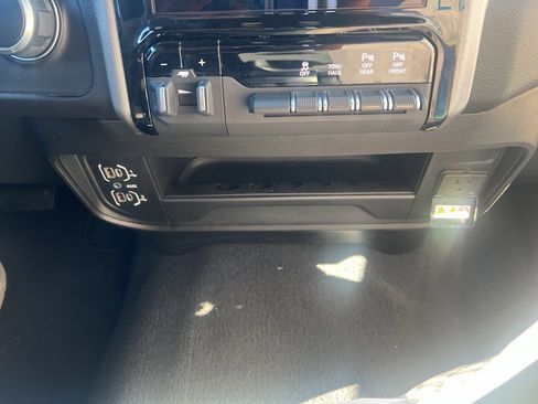 Certified 2024 RAM 2500 Big Horn w/ Safety Group image 19