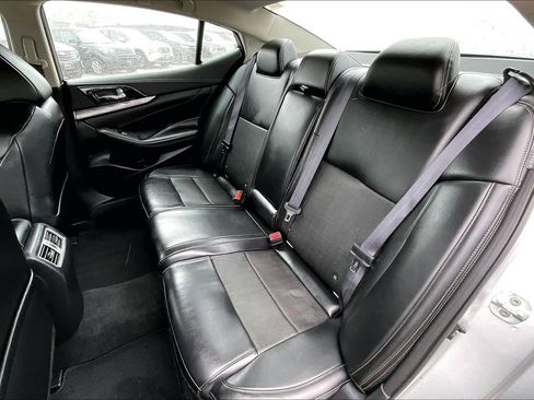Used 2022 Nissan Maxima SV w/ Floor Mat Group image 40