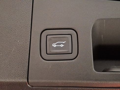 Certified 2023 Cadillac XT4 Luxury w/ Cold Weather Package FWD image 23