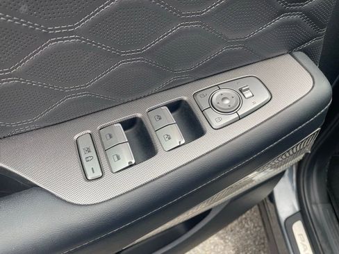 Used 2021 Hyundai Palisade Calligraphy image 12