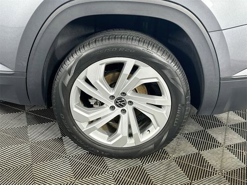 Used 2021 Volkswagen Atlas SE image 33