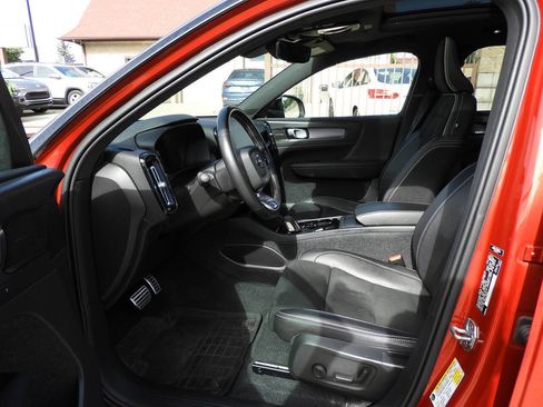 Used 2021 Volvo XC40 P8 Recharge w/ Advanced Package AWD/4WD image 15