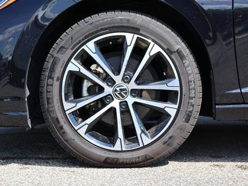 Used 2025 Volkswagen Jetta Sport FWD image 9