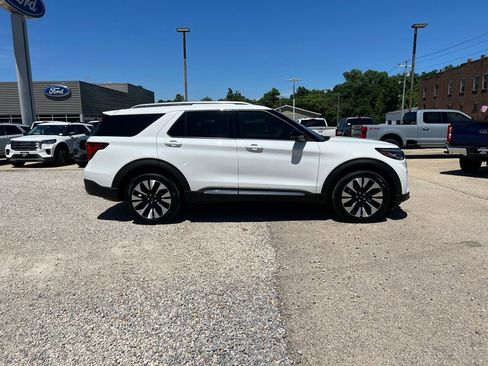 Used 2025 Ford Explorer Platinum w/ LUX Leather Package AWD/4WD image 9