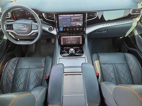 Used 2023 Jeep Grand Wagoneer L Series III w/ Rear Seat Video Group 1 AWD/4WD image 14