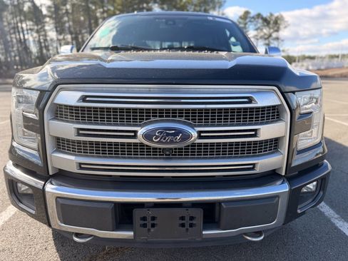 Used 2015 Ford F150 Platinum w/ Equipment Group 701A Luxury image 8