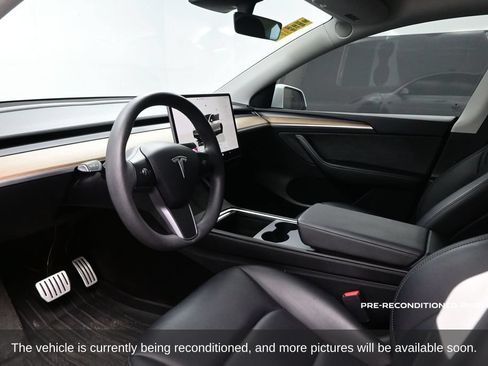 Used 2023 Tesla Model Y Performance AWD/4WD image 9