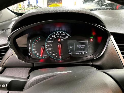 Used 2018 Chevrolet Trax LT w/ LT Convenience Package image 24