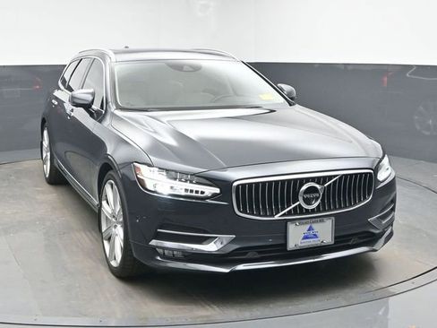 Used 2018 Volvo V90 T5 Inscription image 2