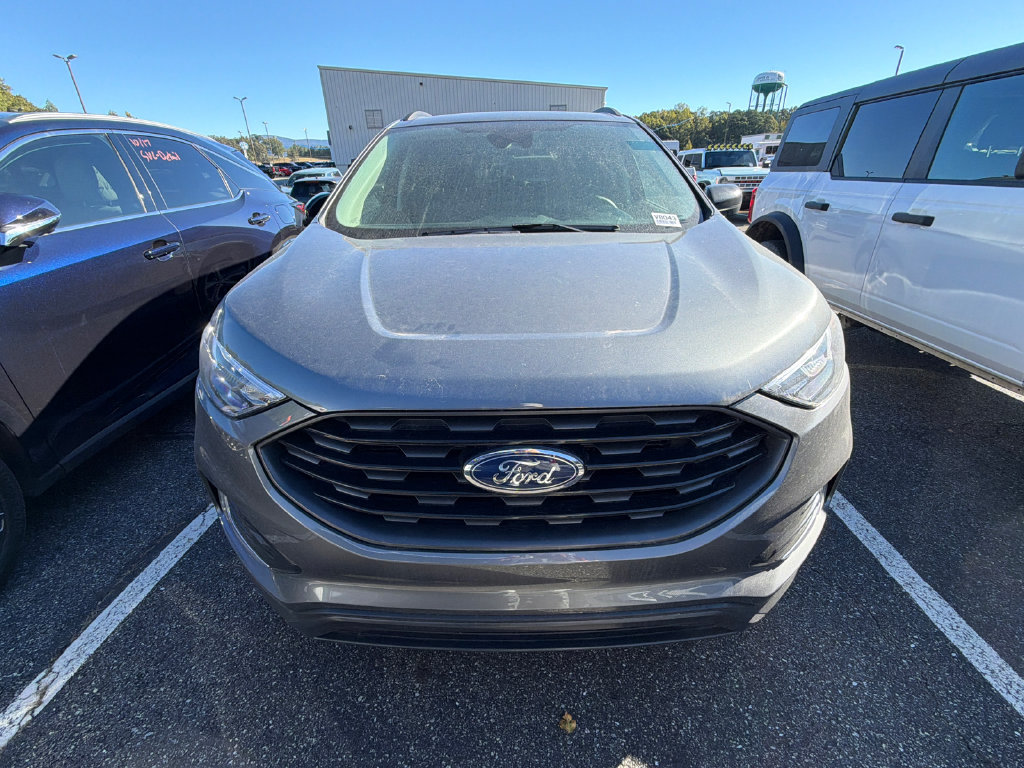 Used 2024 Ford Edge SEL w/ Sport Appearance Package AWD/4WD image 2