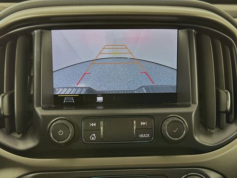 Used 2022 Chevrolet Colorado Z71 AWD/4WD image 14
