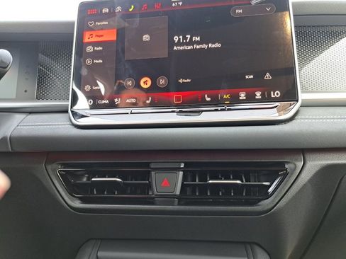 New 2026 Volkswagen Tiguan SE R-Line image 10