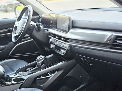 Used 2025 Kia Telluride S FWD image 13