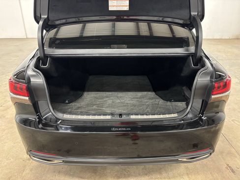 Used 2018 Lexus LS 500 w/ Luxury Package RWD image 23