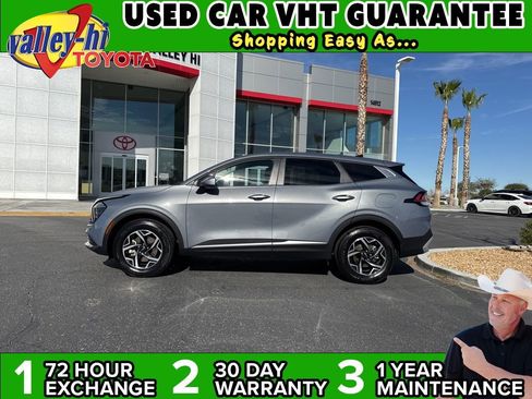 Used 2025 Kia Sportage LX image 1