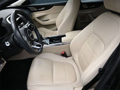 Used 2020 Jaguar XE S image 33