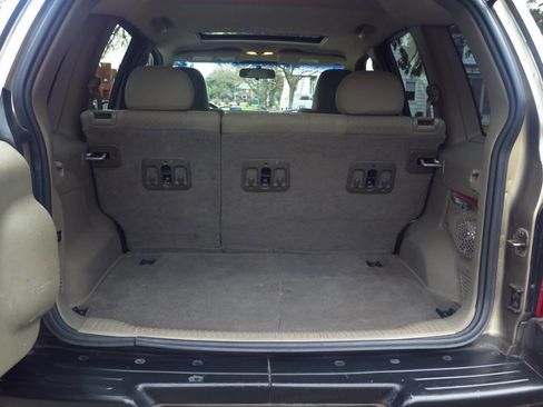 Used 2005 Jeep Liberty Renegade image 32